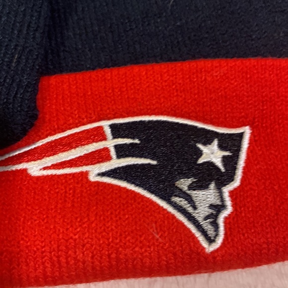 Hat and gloves “nfl patriots “ - Picture 6 of 6